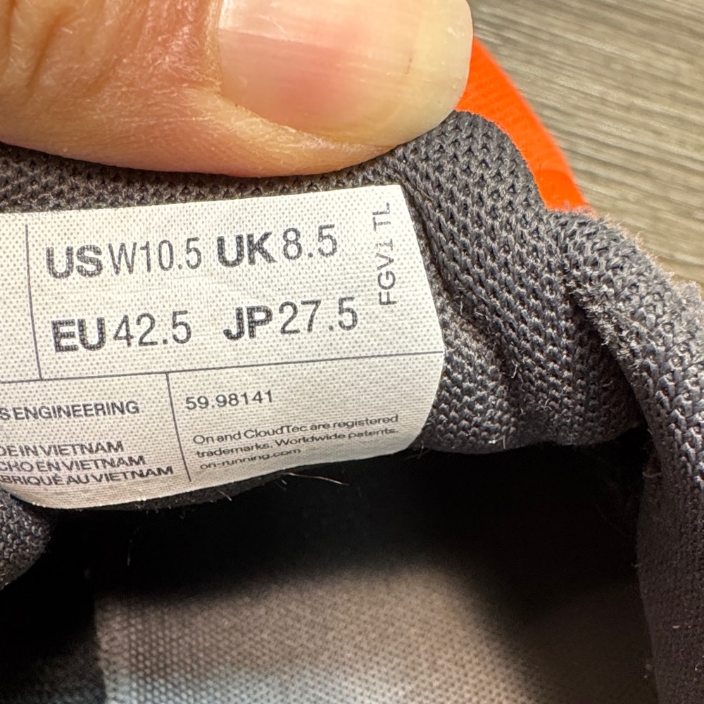 On Cloud Orange Athletic Running Shoes woman’s 10,5 (j117) - Picture 5 of 8